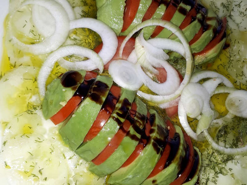 Gurken Avocado Salat